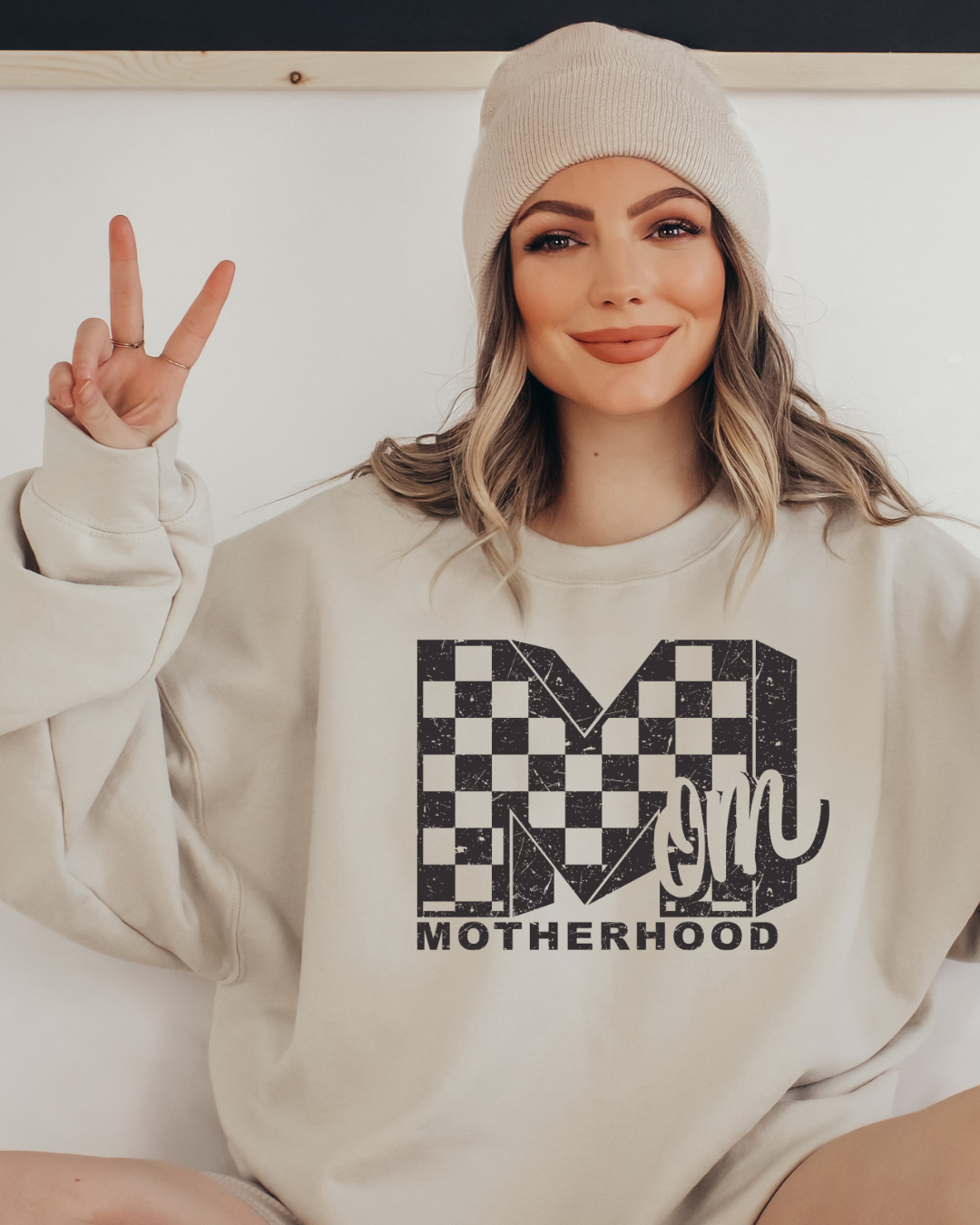 MTV Motherhood Checkered Adult Graphic Crewneck pullover